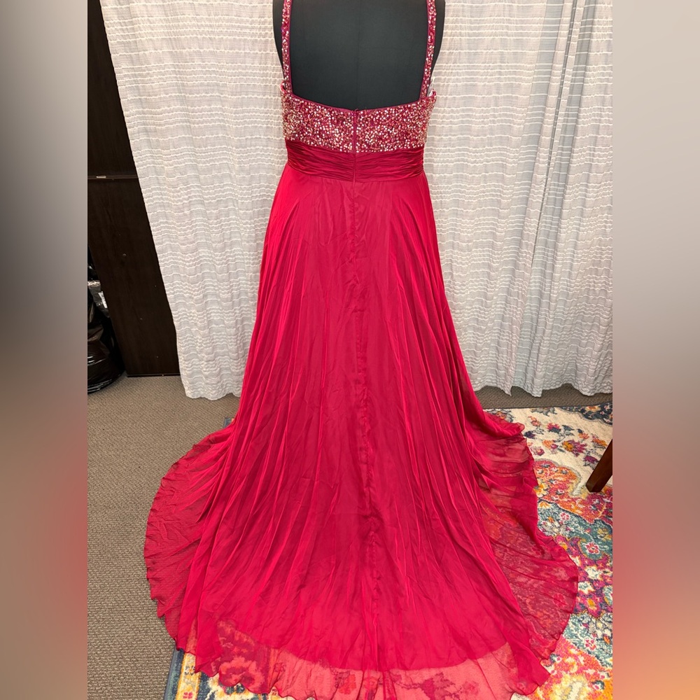 Elegant Marsala Evening Gown - Picture 2 of 4